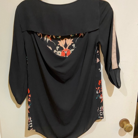 BCBG Maxazria Tunic Top with Floral Print - Picture 5 of 12